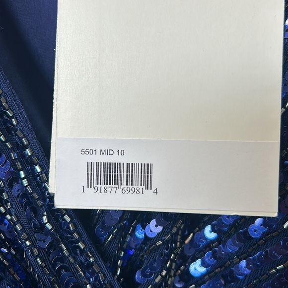 Mac Duggal 5501 NWT SEQUINED WRAP OVER BISHOP SLEEVE GOWN - Picture 9 of 12